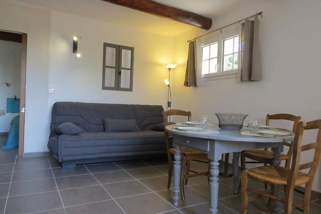 Vila Les Tarraiettes Au Pied Du Luberon Lourmarin Exteriér fotografie